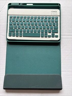 Source Unknown Teal Bluetooth Tablet Keyboard And  Case-Tested